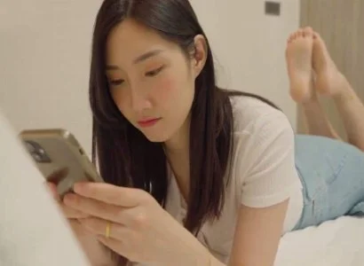 Người vợ bị chồng cắm sừng qua lại cùng anh nhân viên giao hàng